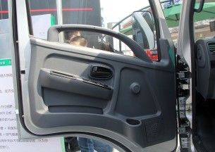 奥驰A3系列 115马力 4.2米CNG单排栏板轻卡驾驶室图