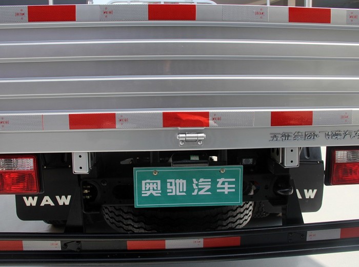 奥驰A3系列 115马力 4.2米CNG单排栏板轻卡外观图（20/28）