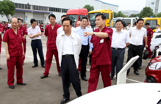 中华全国总工会主席李建国调研江淮汽车时强调：充分发挥职工参与企业管理的民主权利