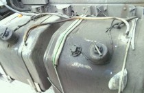 "油耗子"专偷大货车 两分钟抽空一箱油