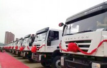 首批60辆红岩新型智能渣土车交付武汉