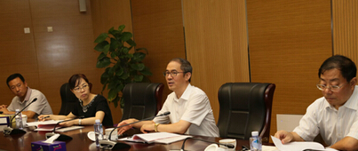 山东银监局副局长艾建华到中国重汽财务公司调研